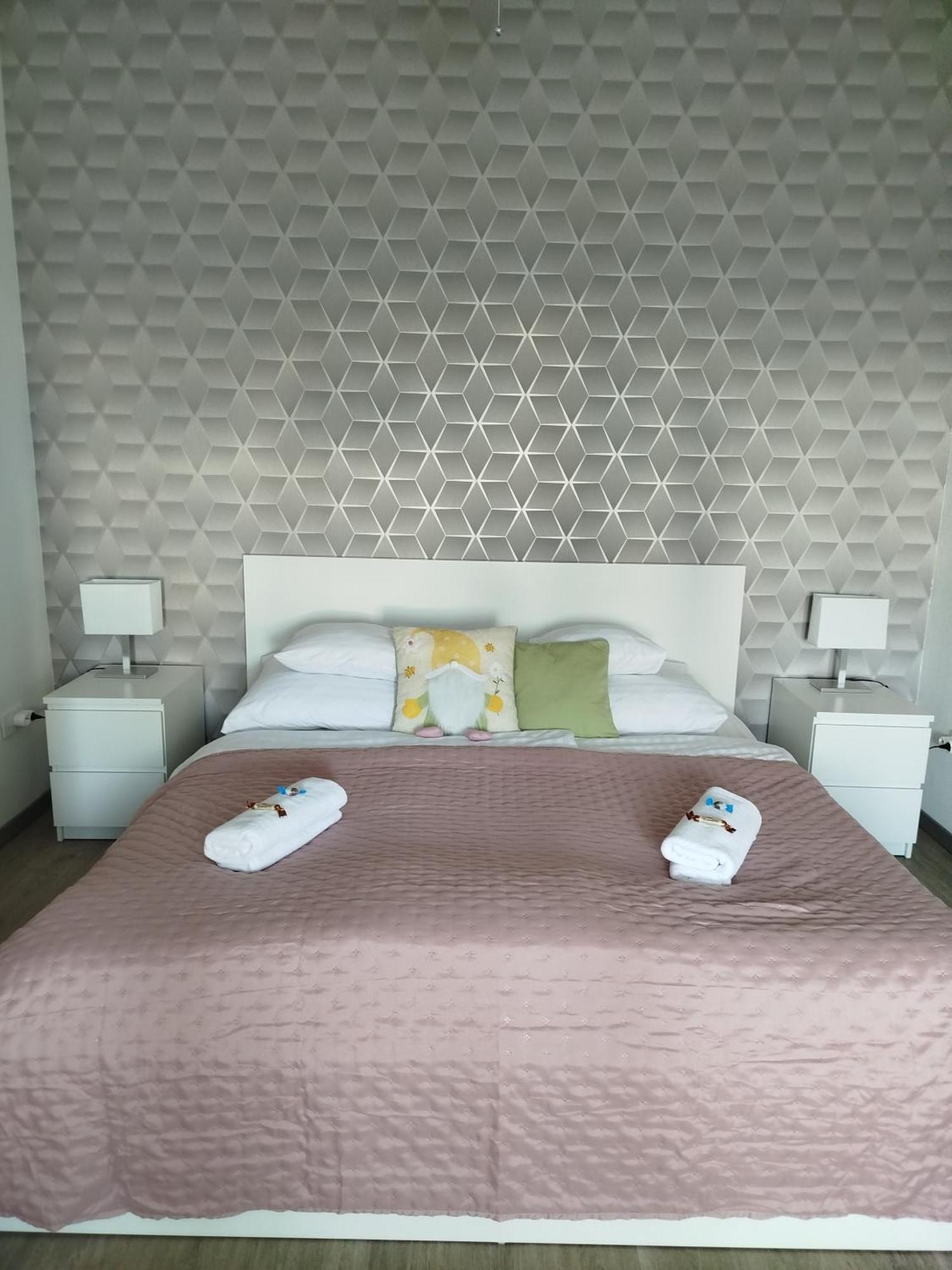 Lady Mabel'S Apartment Near To Arena, Puskas Stadion And City Park, With Guarded Parking Place Budapest Exterior foto